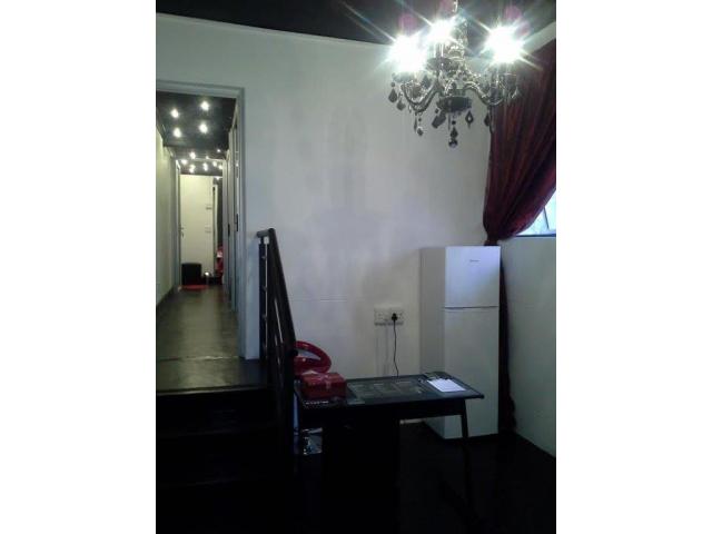 Room to rent in salon or as storage unit
